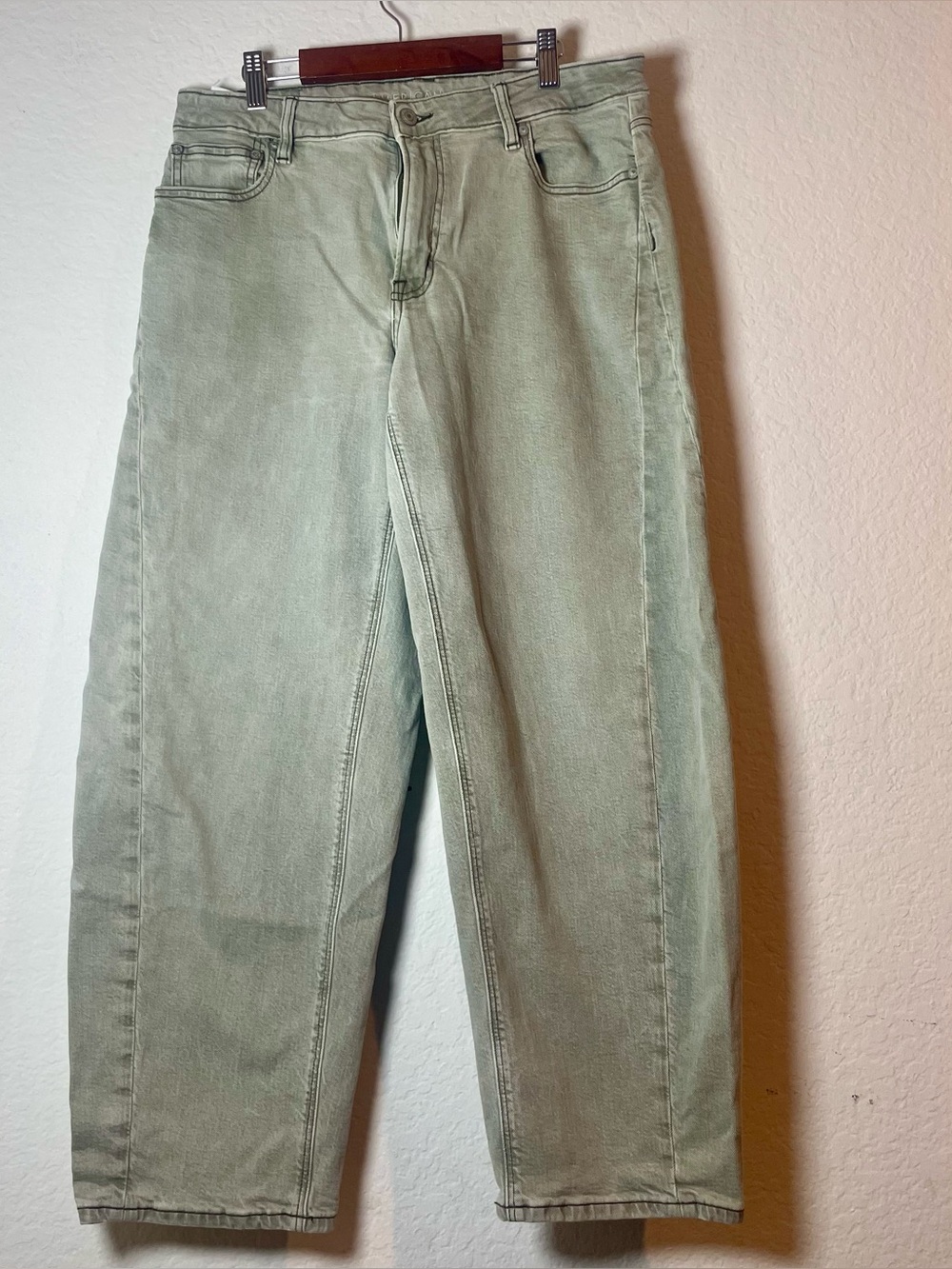 American Eagle women’s stretch jeans size 8 regular light green